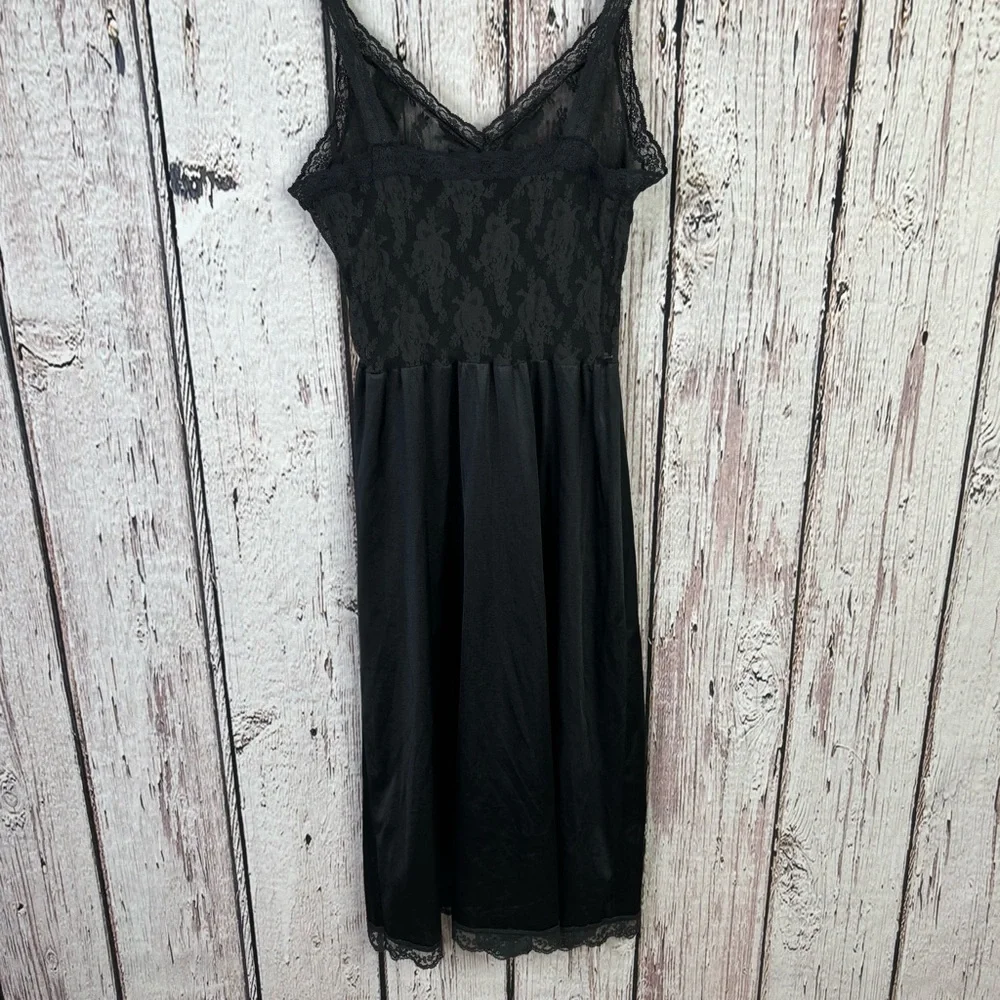 Vintage Vanity Fair Black Lace Nylon Slip Nightgown‎ Dress Lingerie Negligee 32